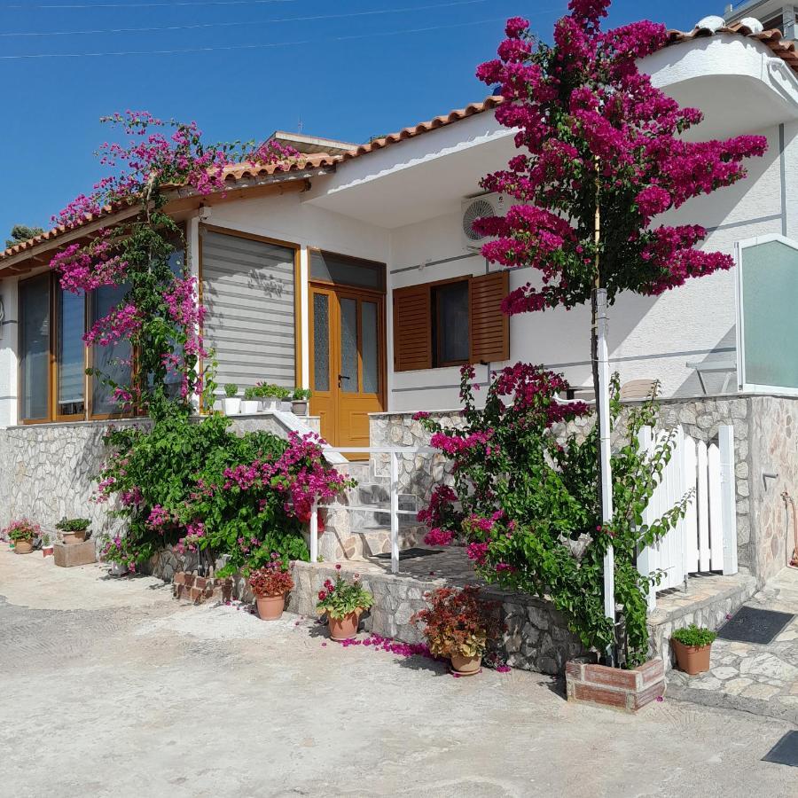 Denni'S Home Sarandë Exterior foto