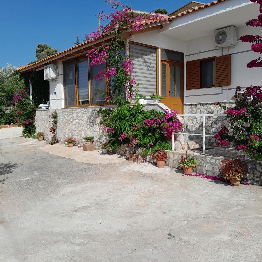 Denni'S Home Sarandë Exterior foto