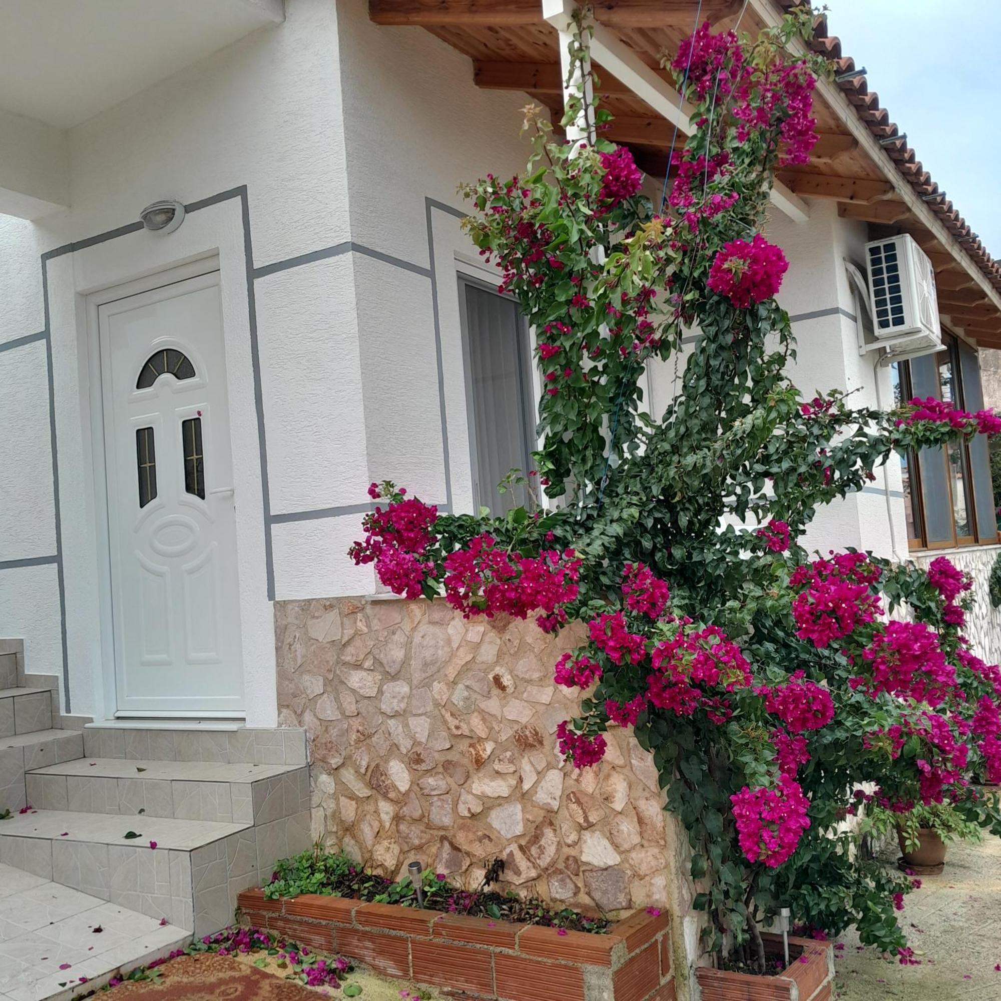 Denni'S Home Sarandë Exterior foto