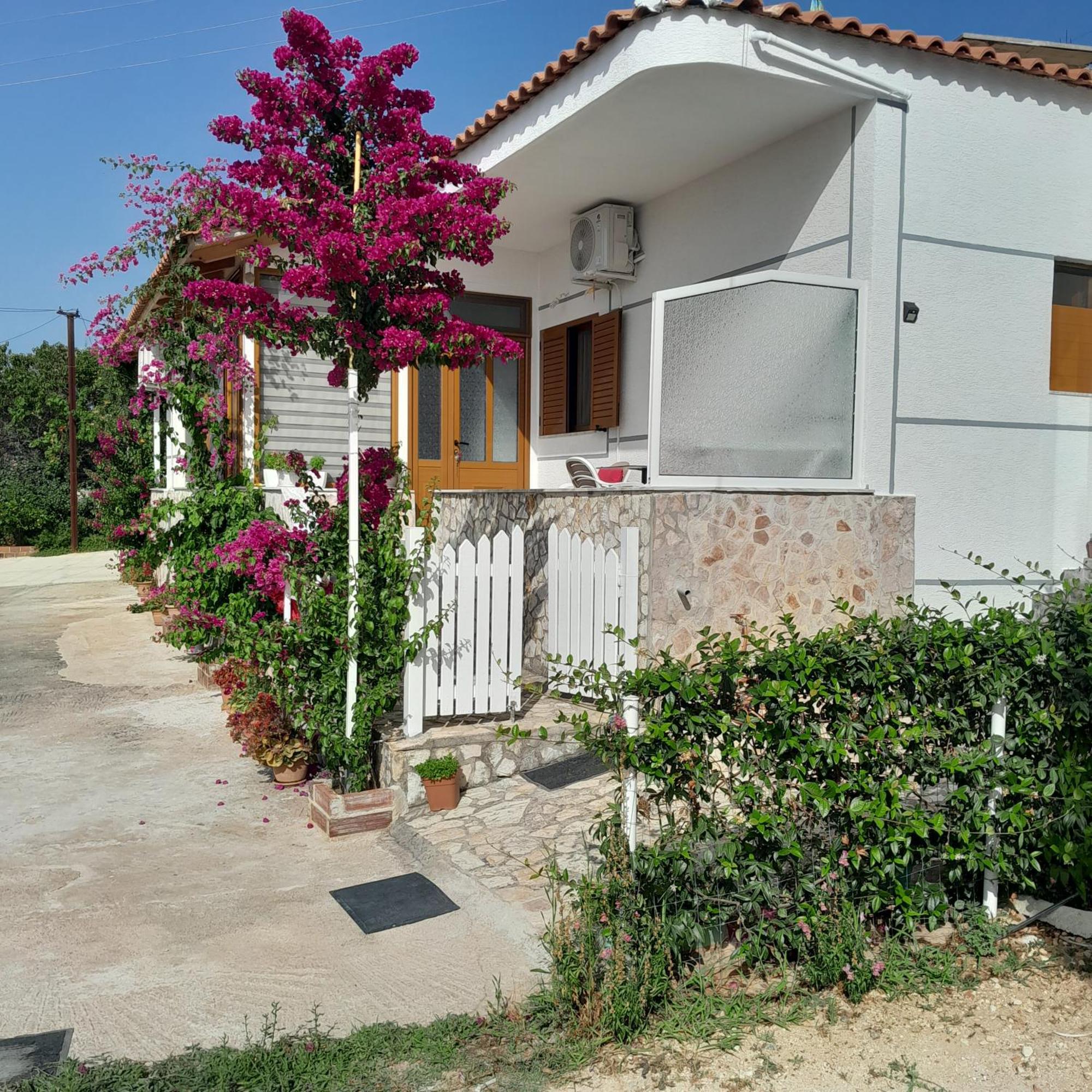 Denni'S Home Sarandë Exterior foto